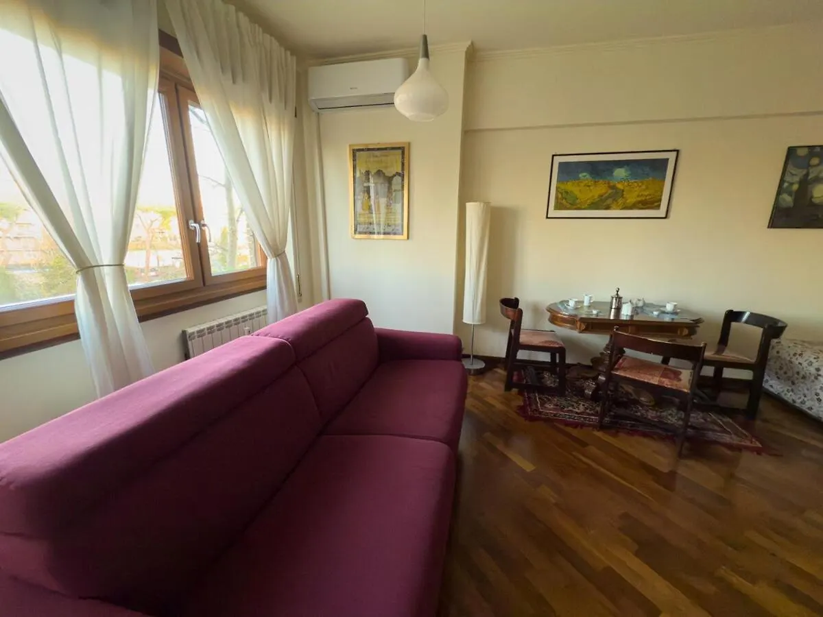 Apartment Elegant Studio, 20 Mins From Termini Station Italy