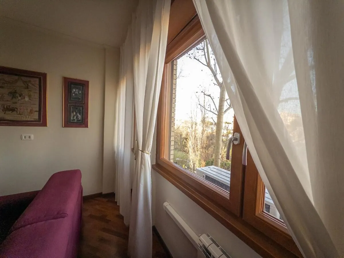 Apartment Elegant Studio, 20 Mins From Termini Station