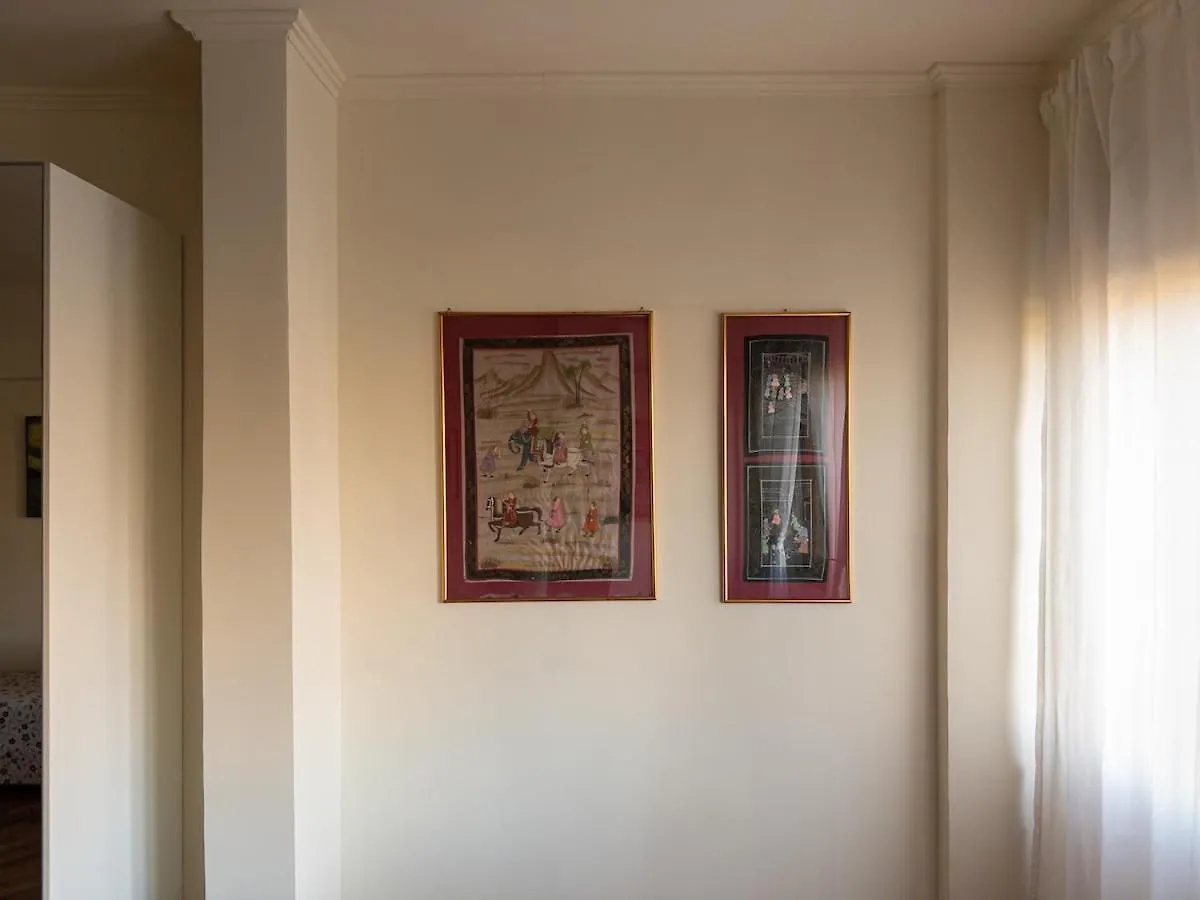 Elegant Studio, 20 Mins From Termini Station 0*, Rome